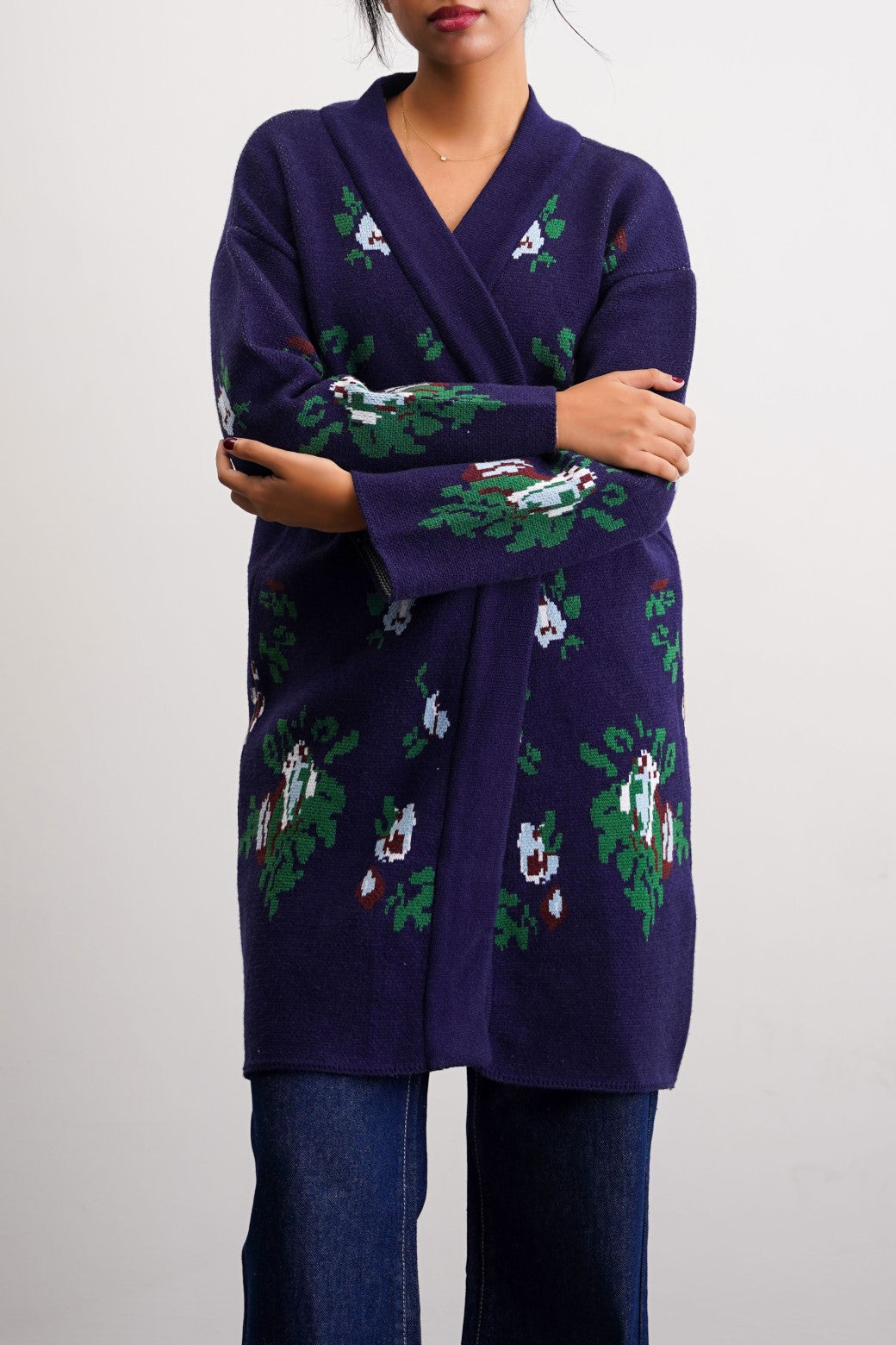 DARK NAVY ROSES JACQUARD CARDIGAN