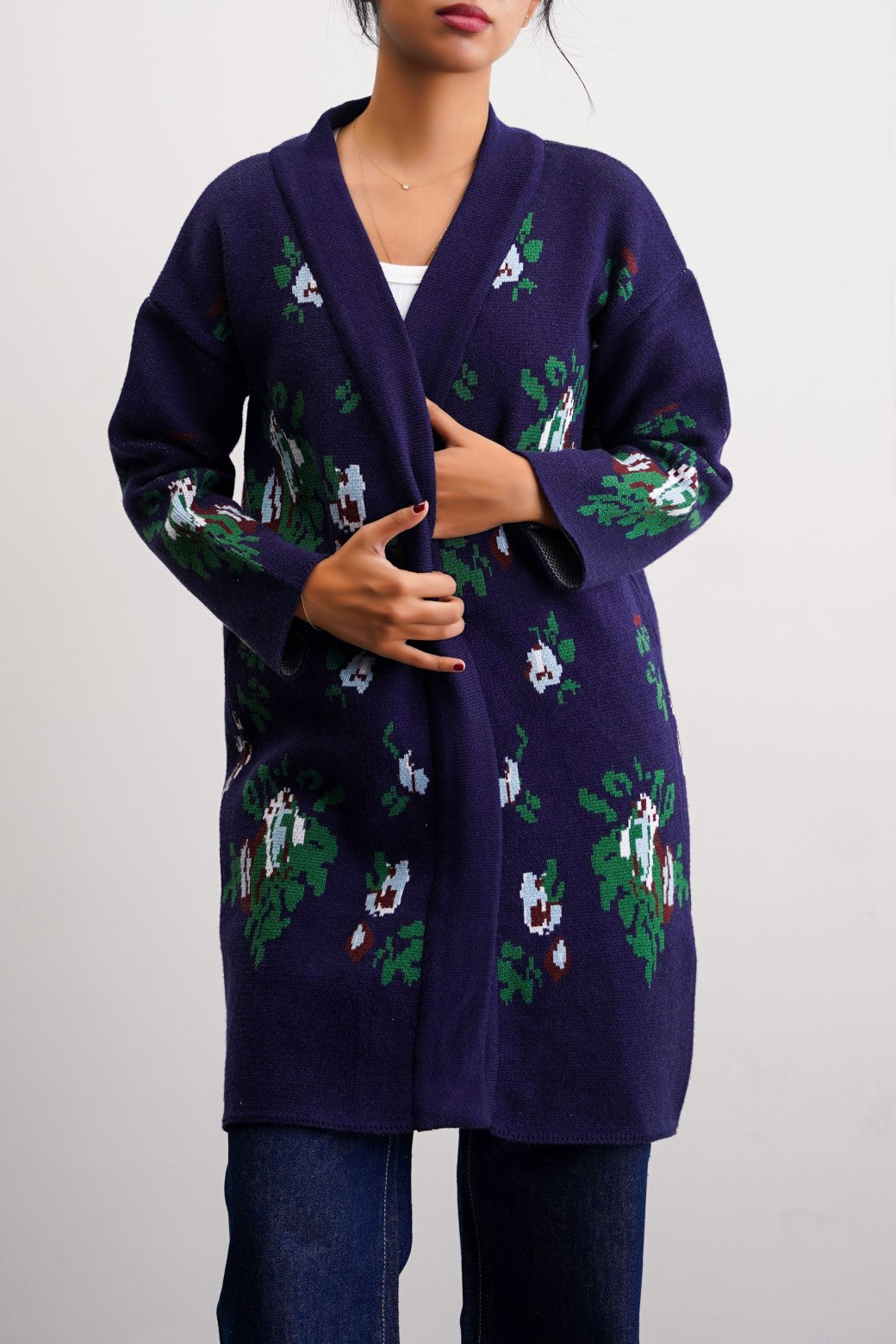 DARK NAVY ROSES JACQUARD CARDIGAN