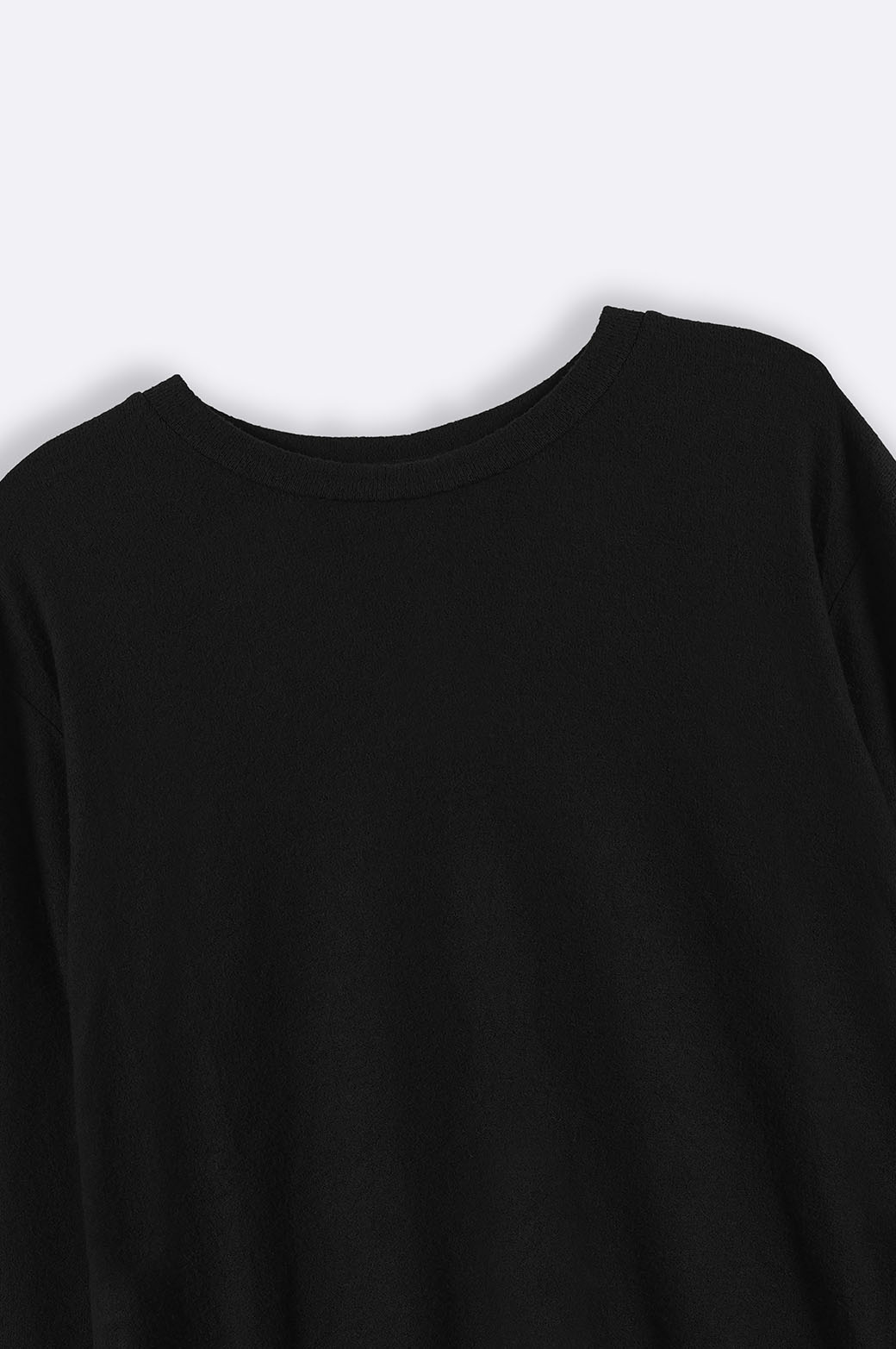 BLACK BASIC SWEATSHIRT