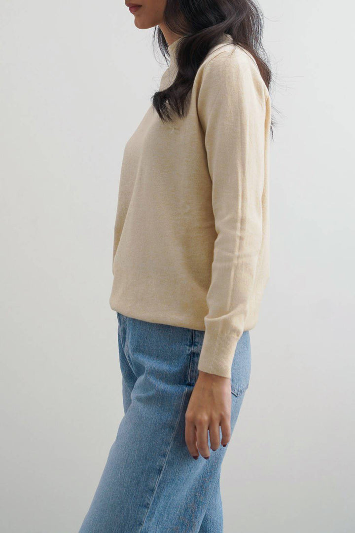 CREAM SOFT KNITTED SWEATER