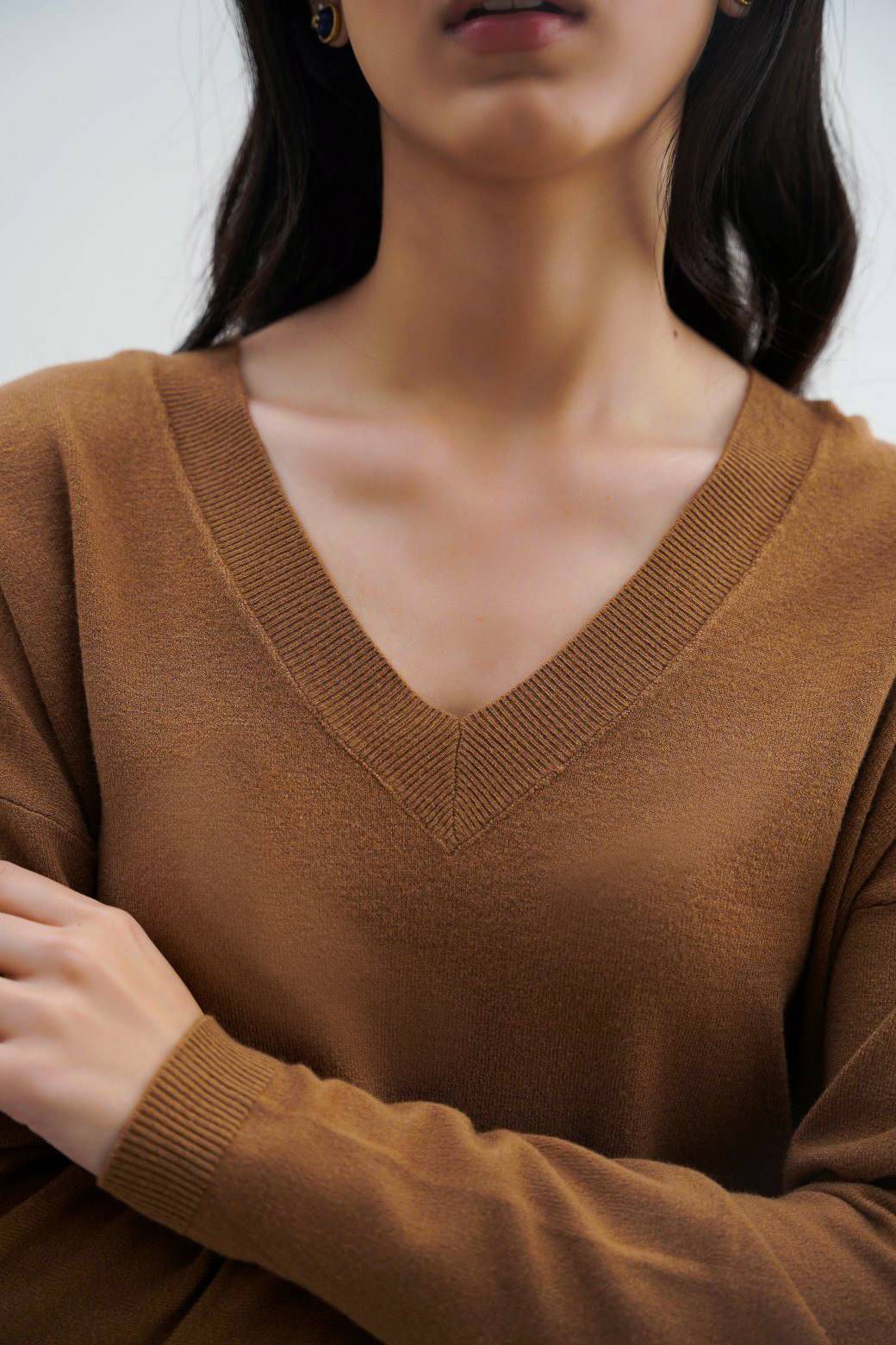 HOMEBODY V-NECK SWEATER