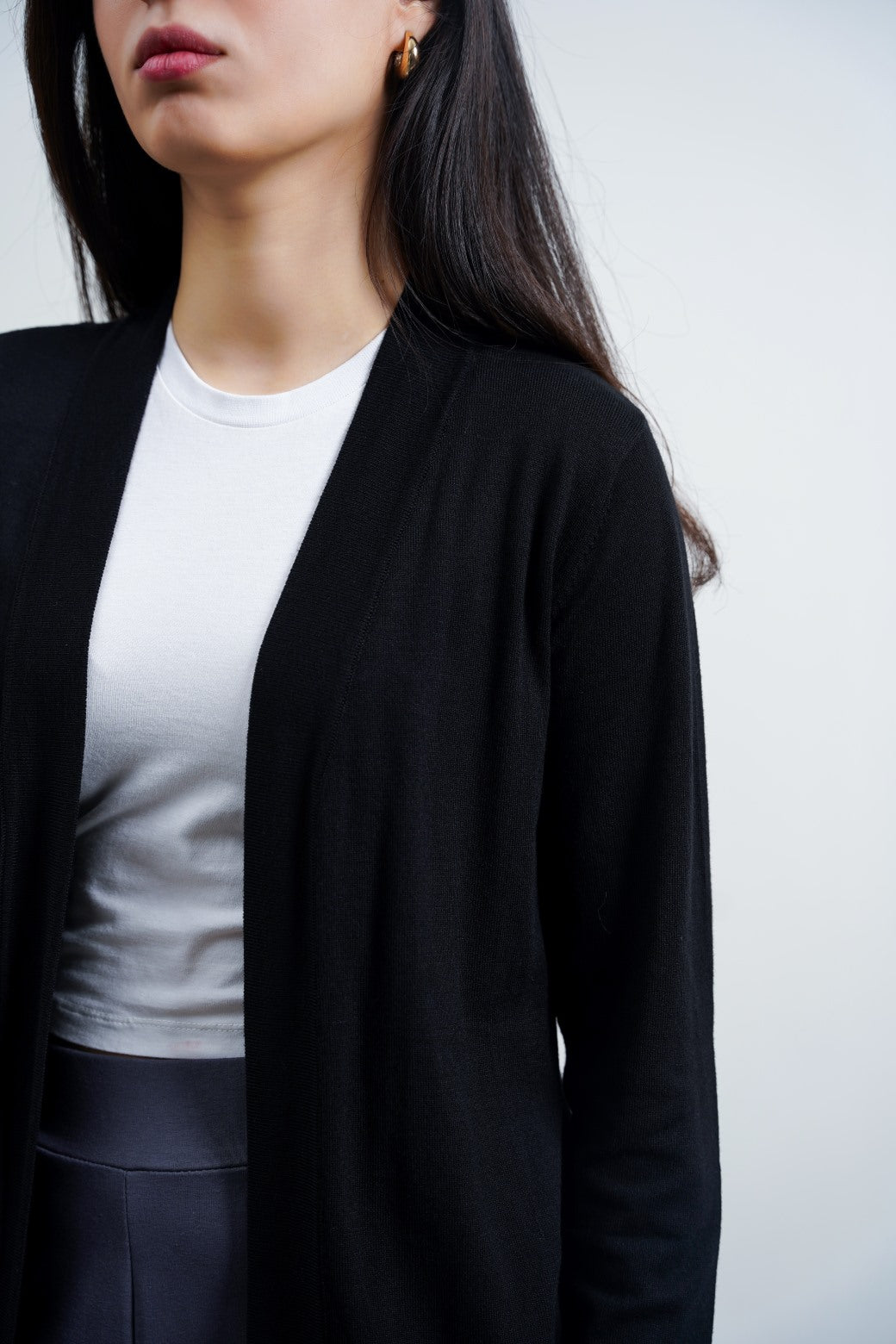 BLACK LIGHTWEIGHT DAILY CARDIGAN