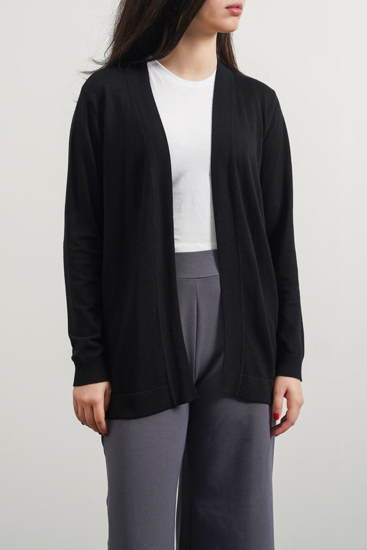 BLACK LIGHTWEIGHT DAILY CARDIGAN