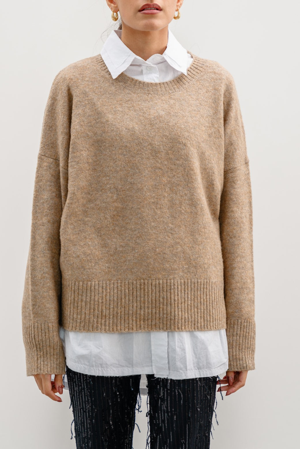 BEIGE FINE KNIT SWEATER