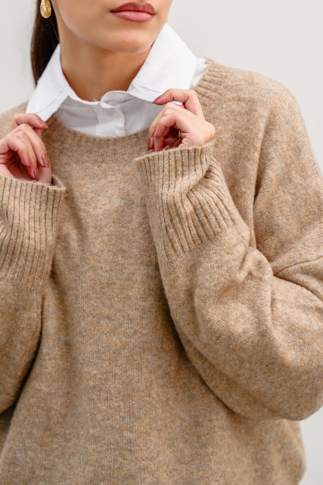 BEIGE FINE KNIT SWEATER