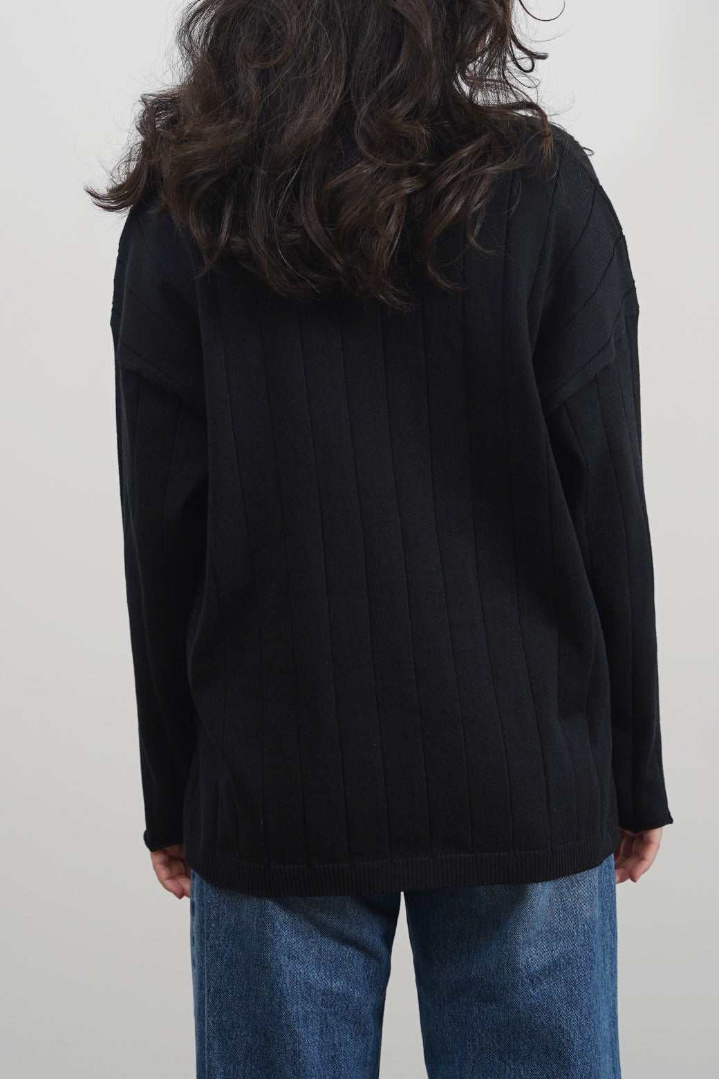 BLACK SOFT RIB-KNIT JUMPER