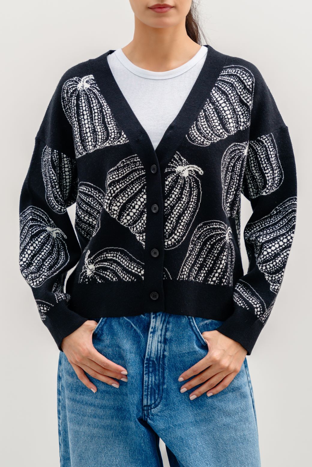 BLACK JACQUARD PUMPKIN CARDIGAN