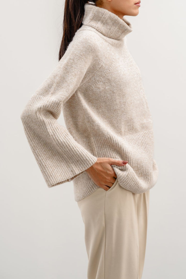 CREAM MOROCCO RIB SLEEVE SWEATER