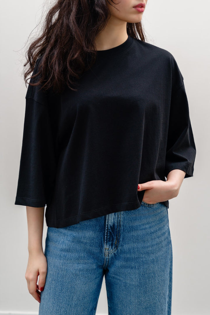 BLACK ROUND NECK TOP