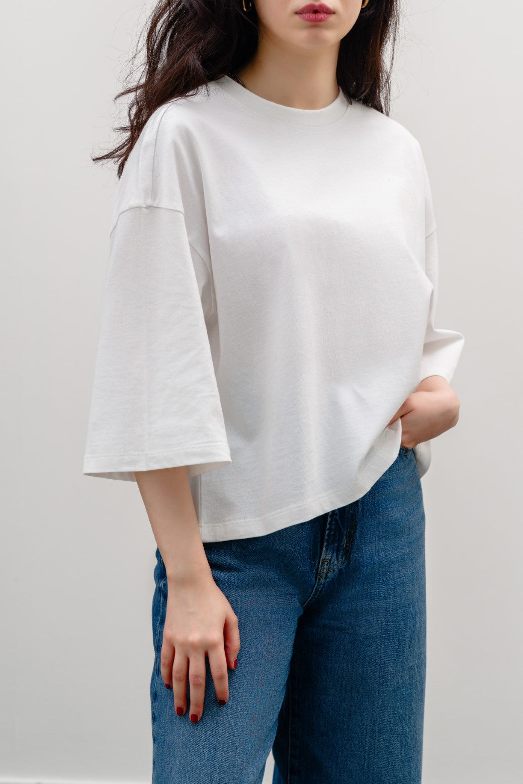 WHITE ROUND NECK TOP