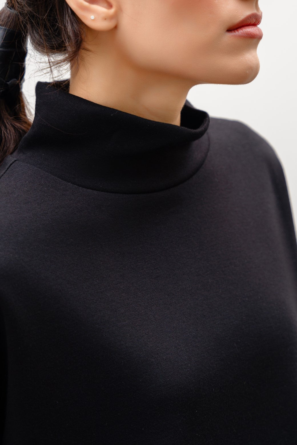 BLACK NEOPRENE HIGH NECK