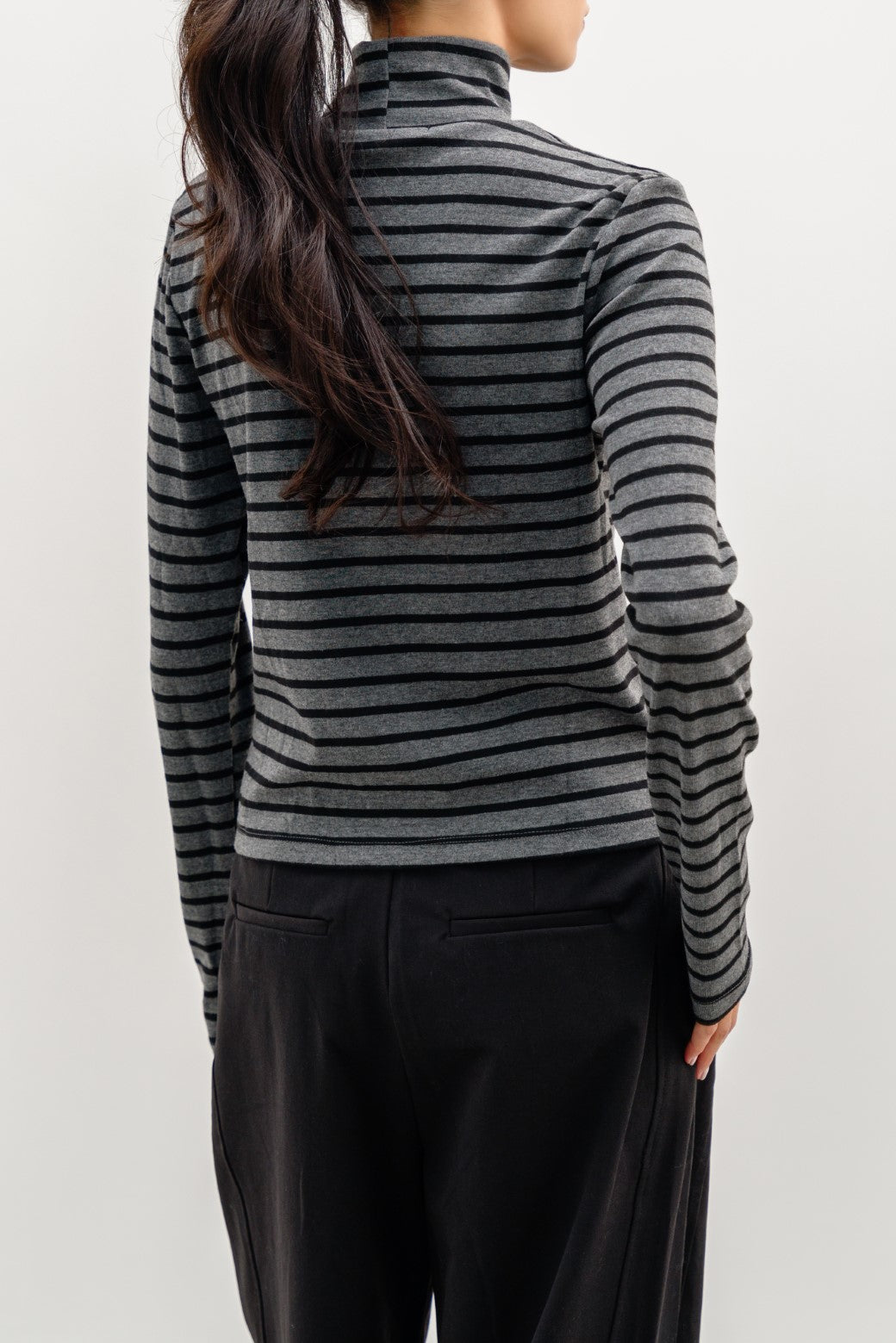 GREY STRIPED HIGH-NECK TOP