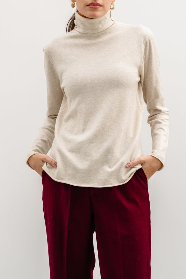 BEIGE LIGHTWEIGHT SWEATER TOP