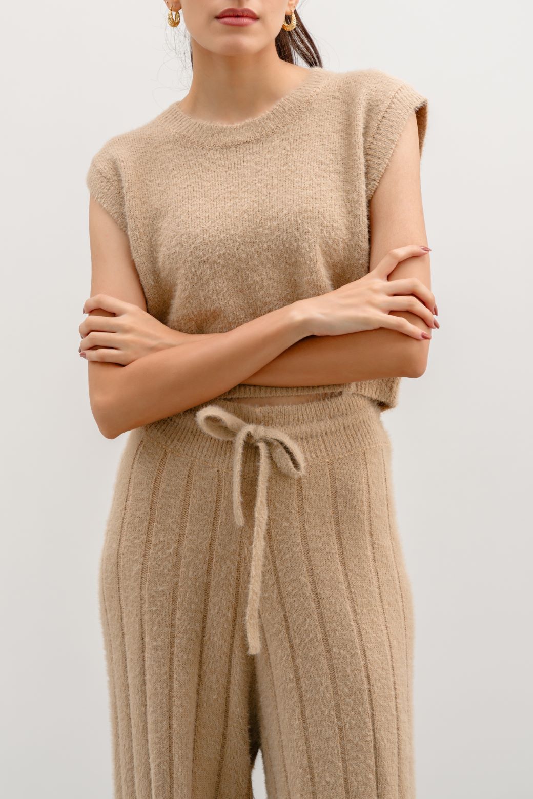 TAUPE SLEEVELESS ANGEL SWEATER