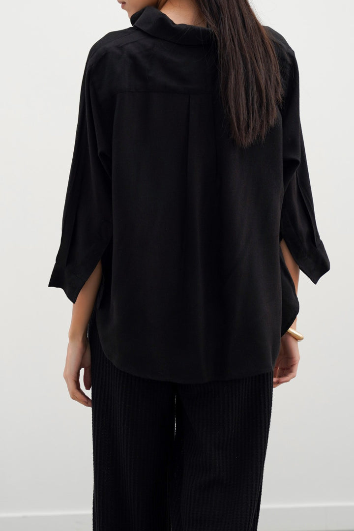 BLACK PLEATED BLOUSE