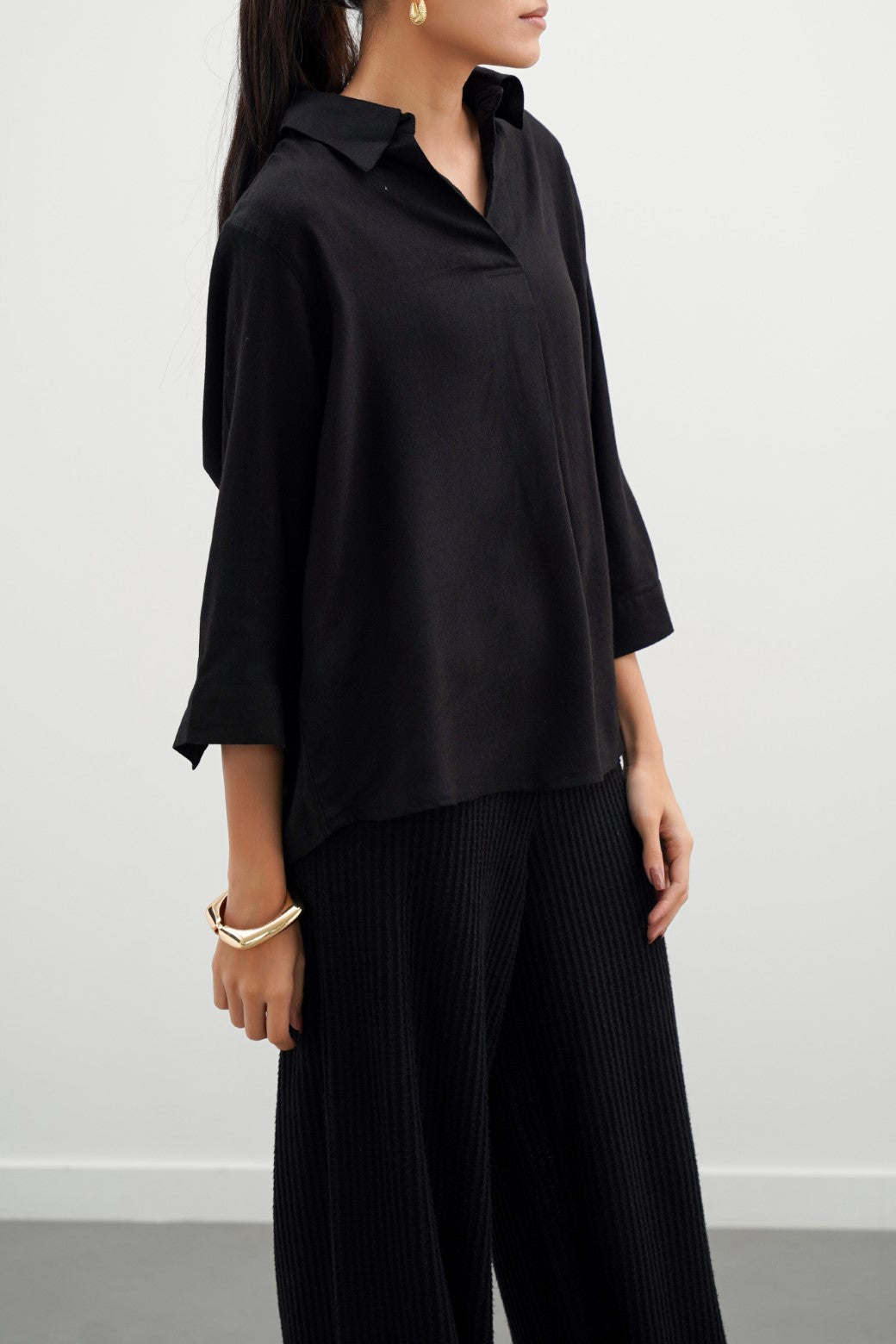 BLACK PLEATED BLOUSE