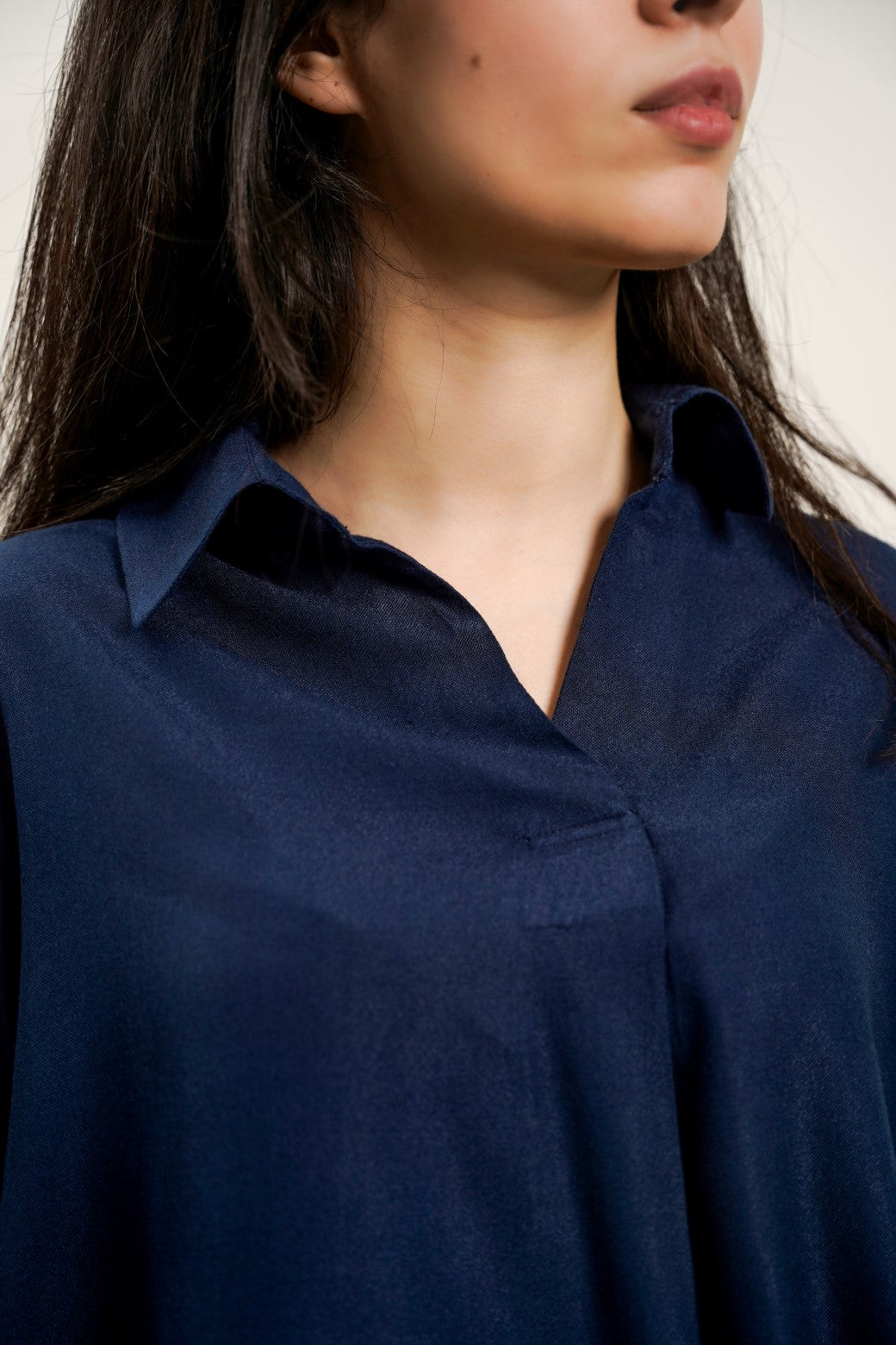 NAVY PLEATED BLOUSE