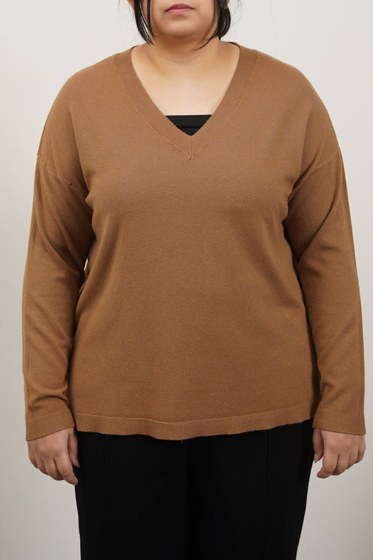CAMEL CURVE HOMEBODY V-NECK SWEATER