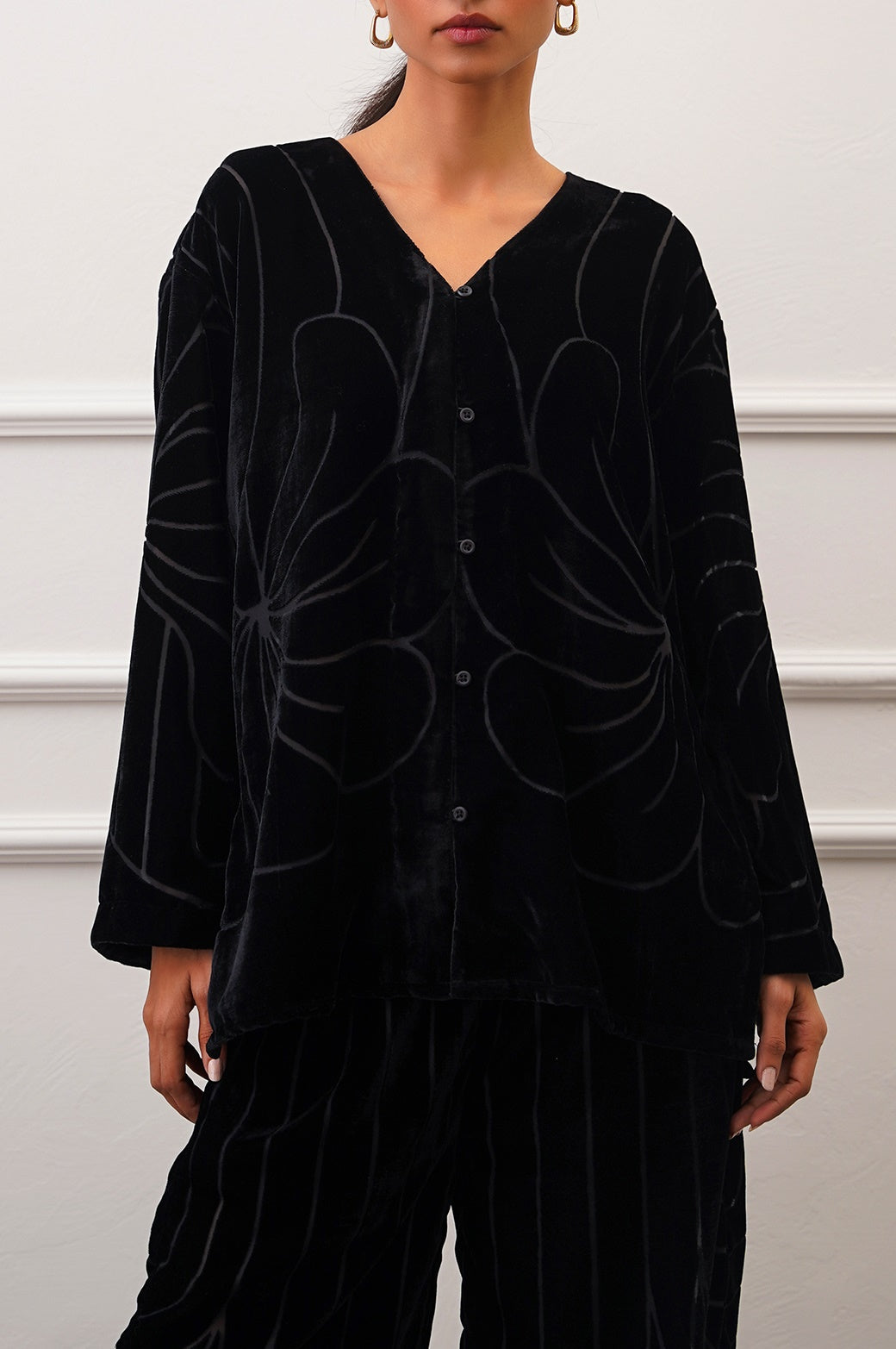 masu 24aw VELVET SHIRT - BLACK