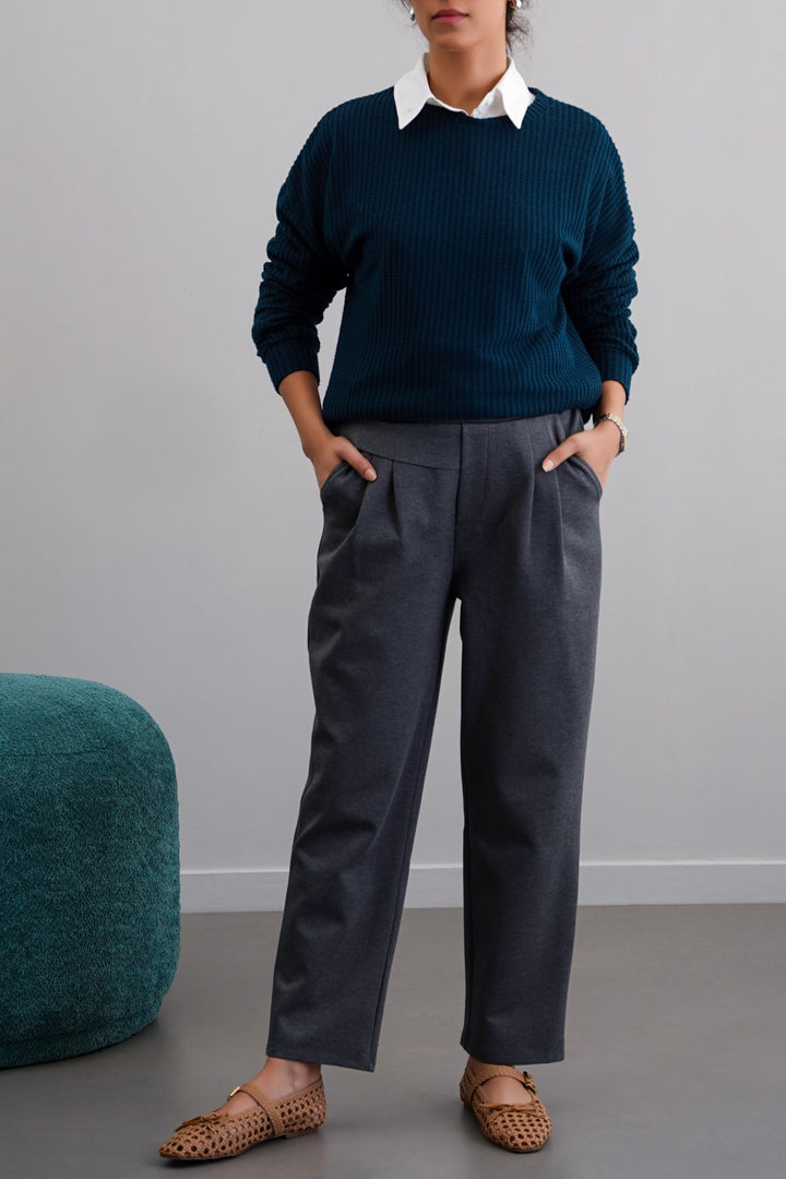GREY STRETCHY PLEATED TROUSER