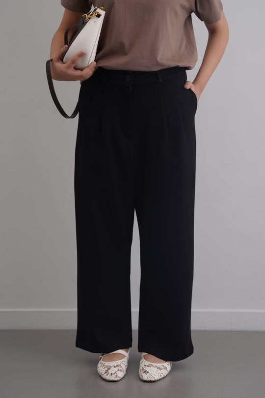 BLACK SIGNATURE CHINOS