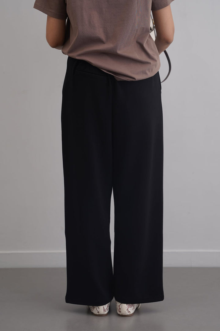 BLACK SIGNATURE CHINOS