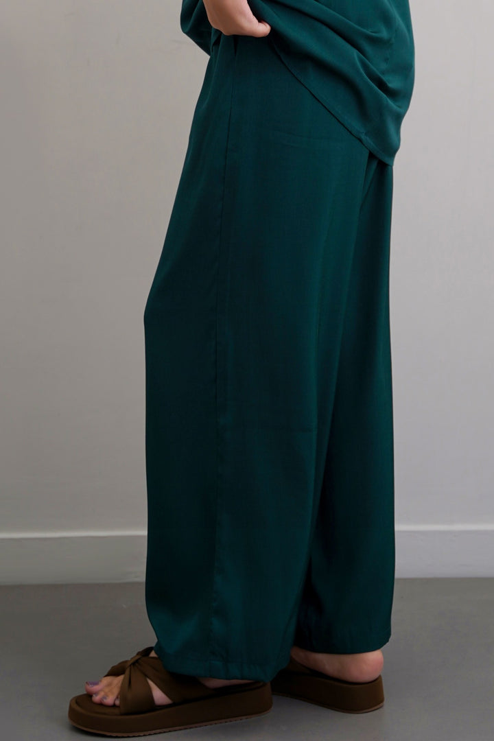 SLEEK SILK TROUSERS