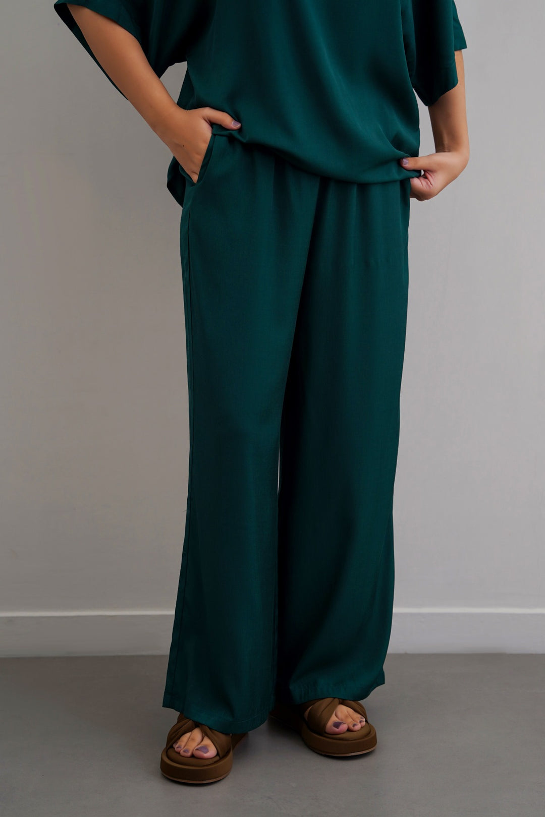 SLEEK SILK TROUSERS