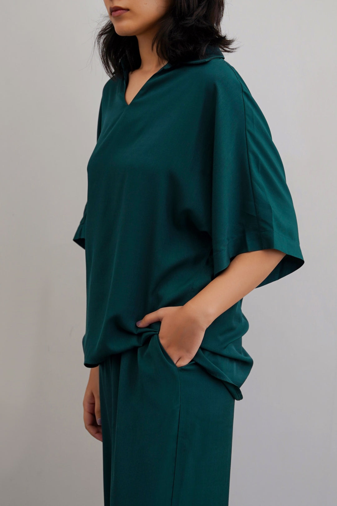 SLEEK SILK BLOUSE