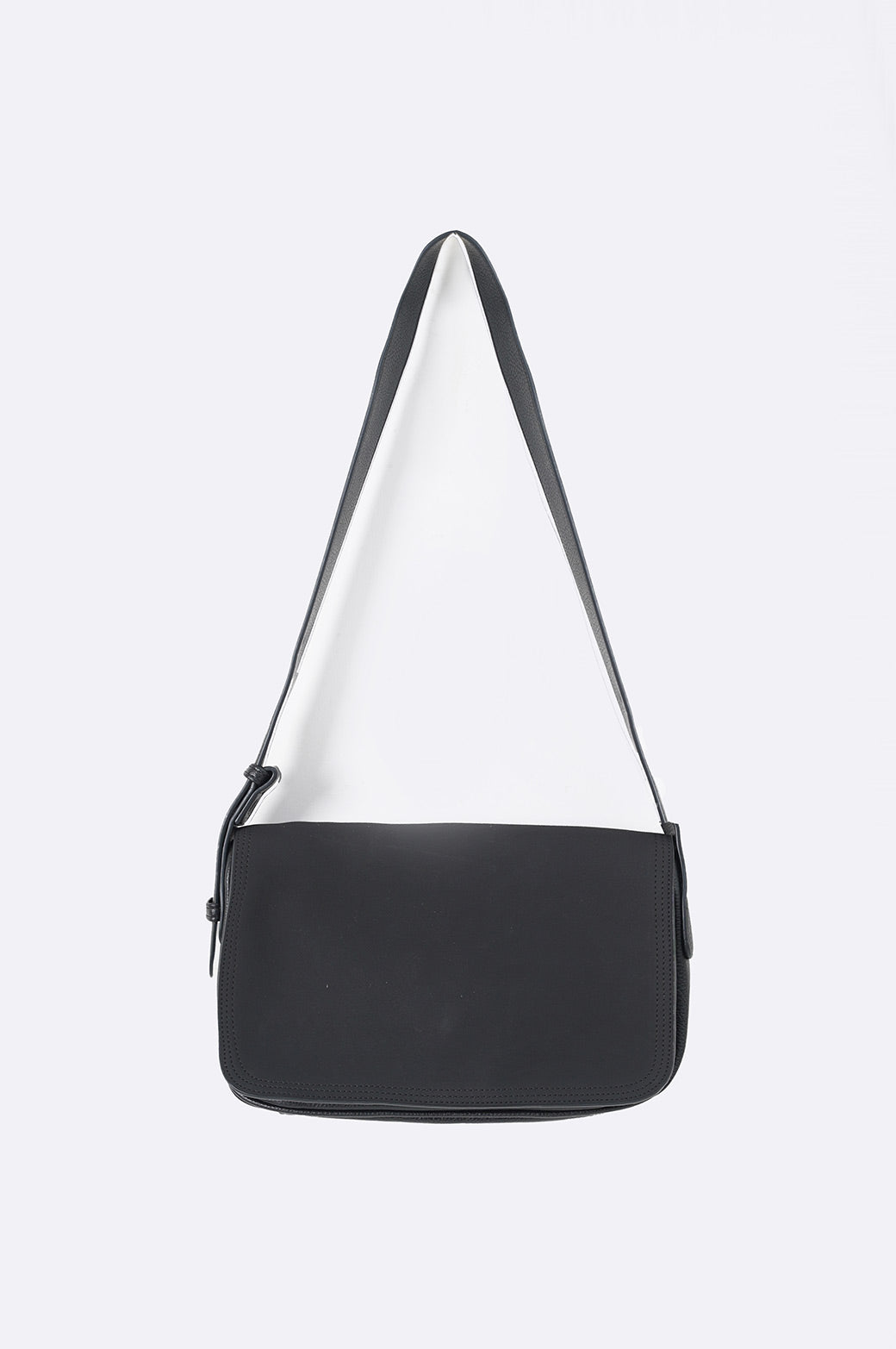 BLACK FLAP SHOULDER BAG