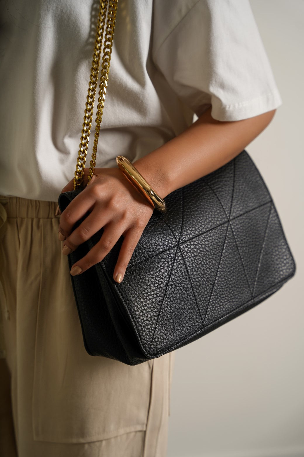 BLACK ZORA SHOULDER BAG