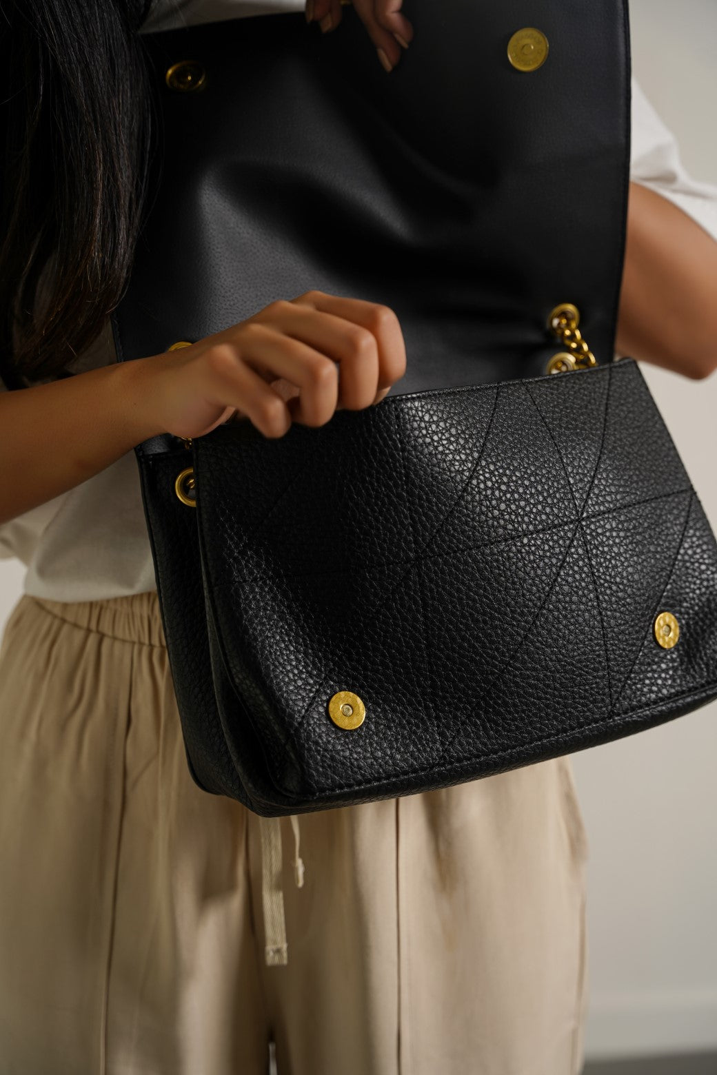 BLACK ZORA SHOULDER BAG