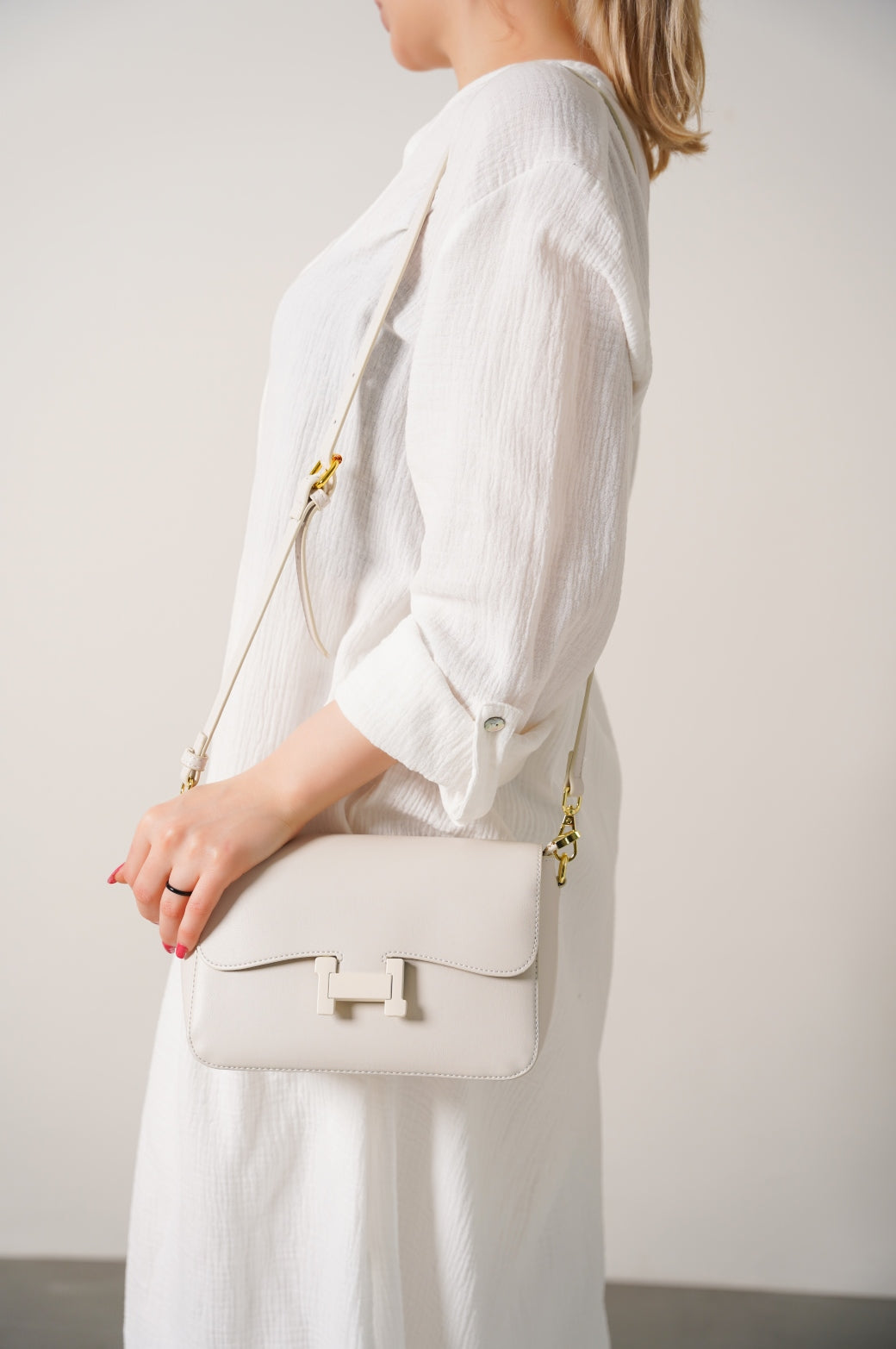 OFF WHITE SHOULDER BUCKLE BAG
