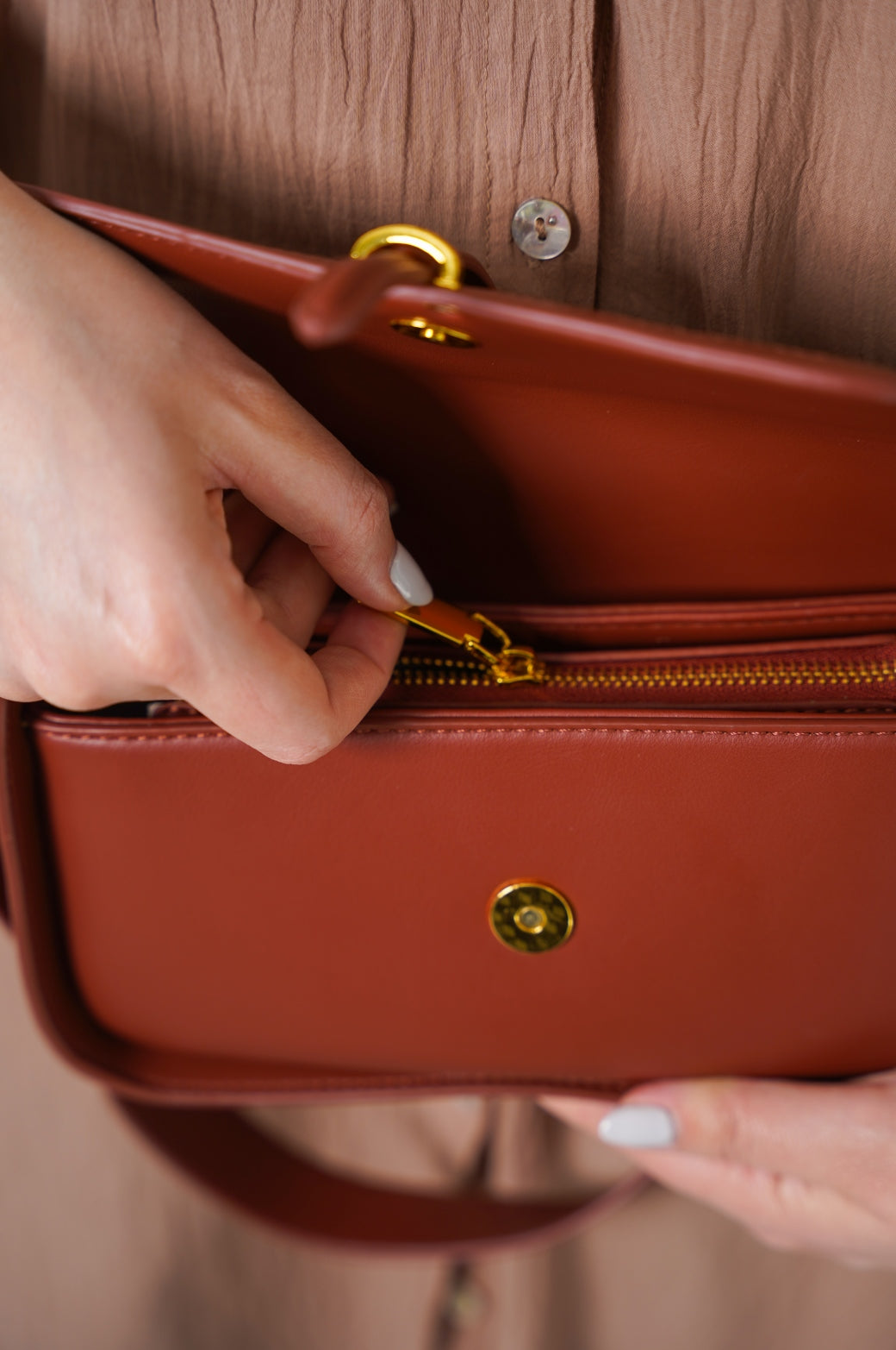 TAN CITY SHOULDER BAG