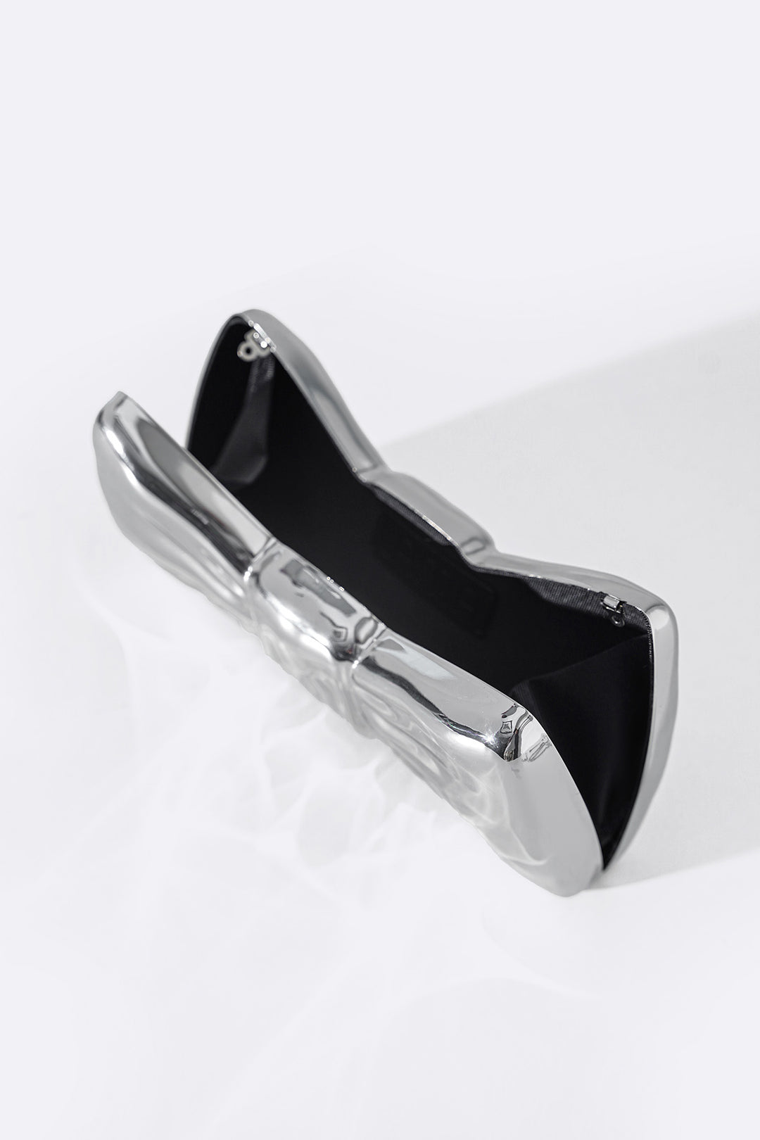 SILVER MOVIE PREMIERE CLUTCH