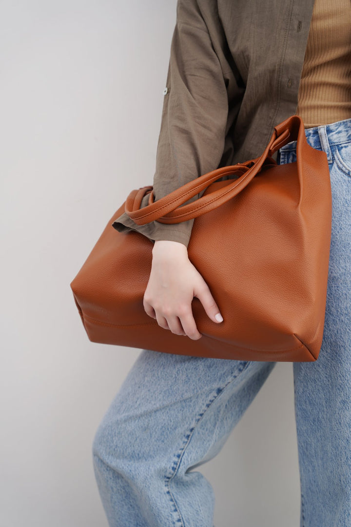 CAMEL DAY OUT TOTE