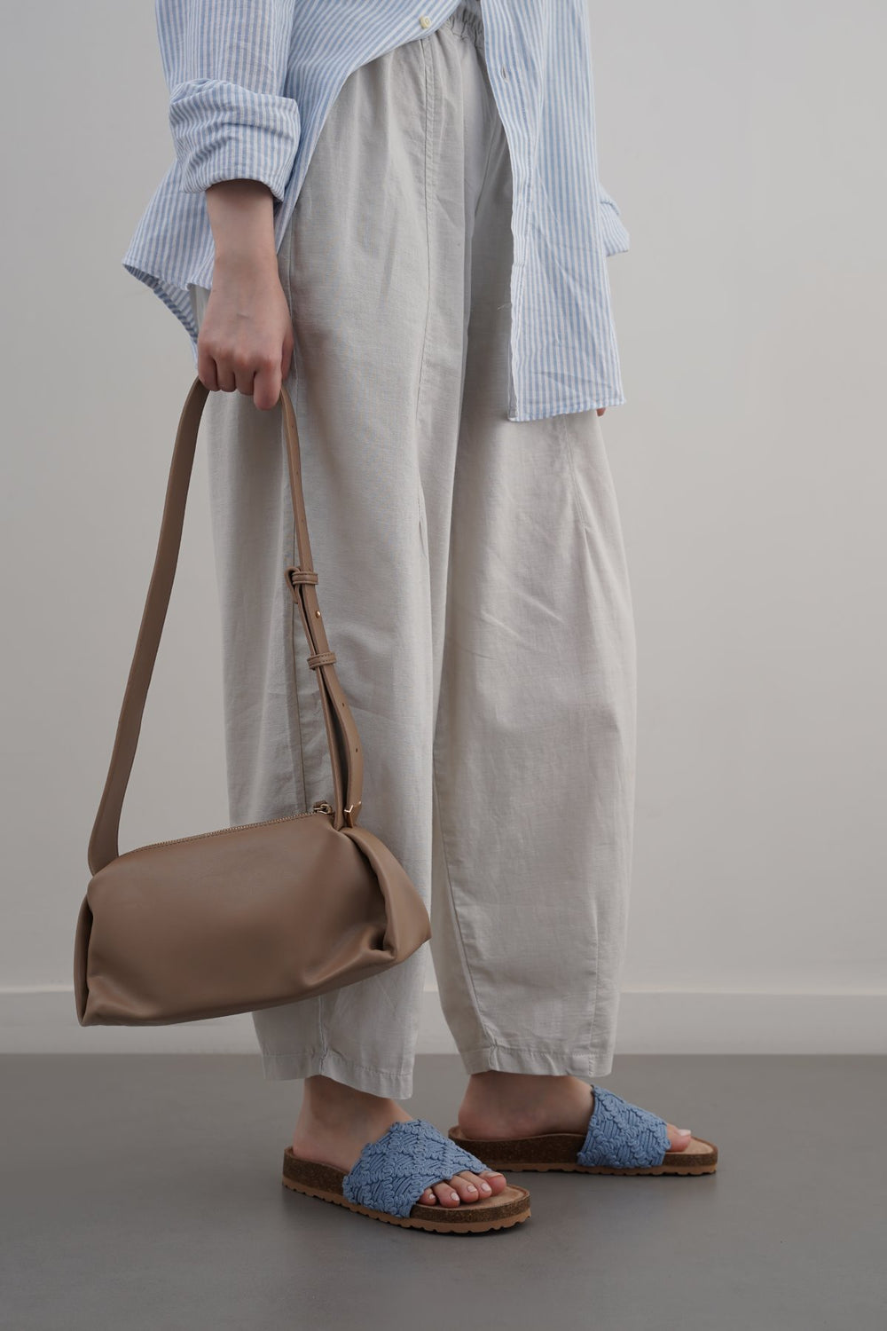 TAUPE SONYA SHOULDER BAG