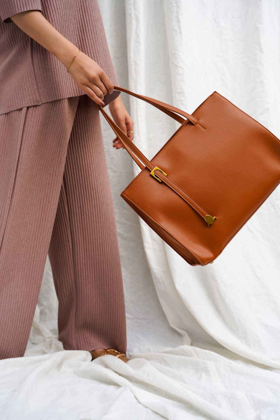 TAN BOARDROOM TOTE