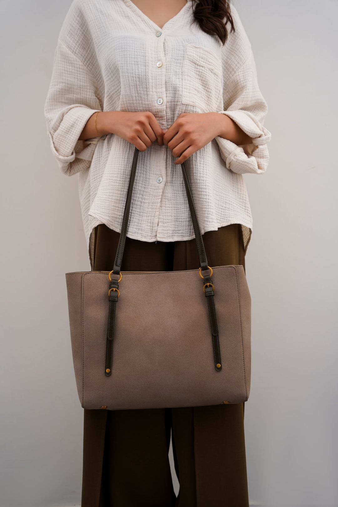 SAND MESSENGER TOTE