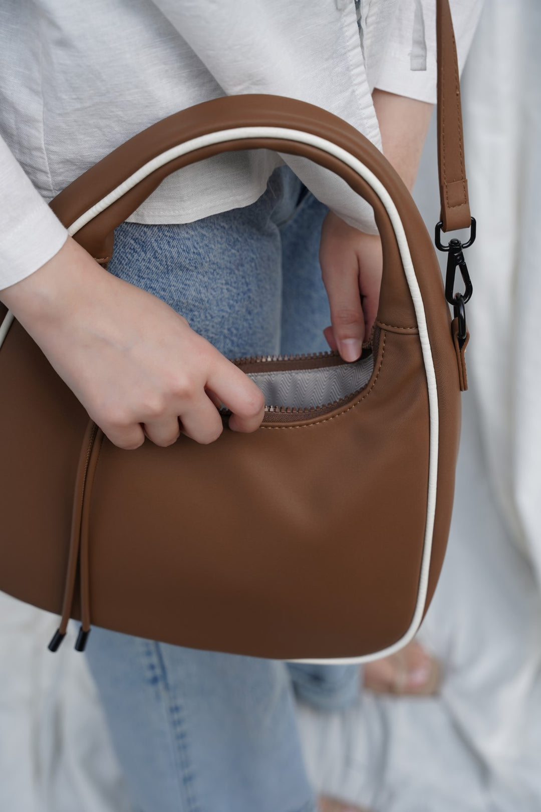 TAN VARSITY DAY BAG