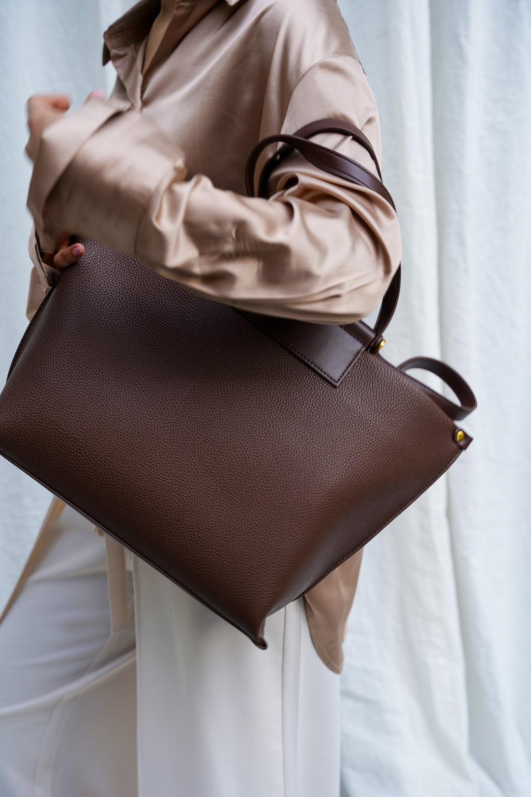 BROWN WEEKEND TOTE