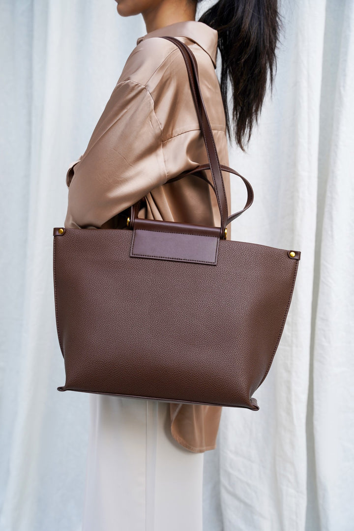 BROWN WEEKEND TOTE