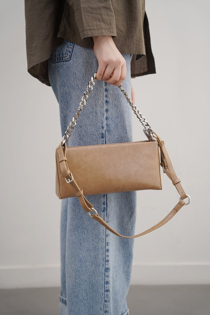 TAUPE MINIMAL CHAIN BAG