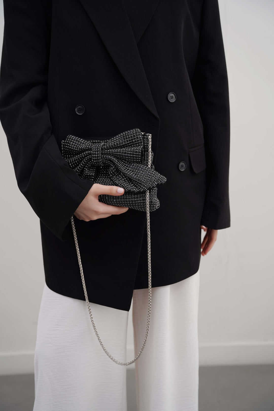 BLACK CRYSTAL BOW CLUTCH