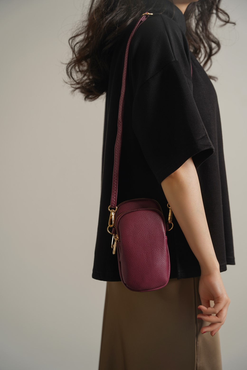 MAROON ESSENTIAL CROSSBODY (UNISEX)