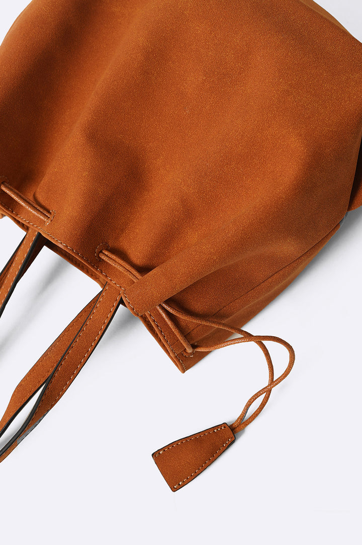 CAMEL SLOUCHY BUCKET BAG