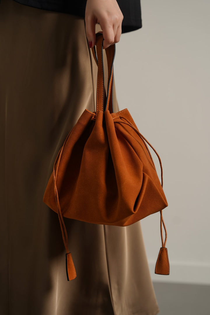 CAMEL SLOUCHY BUCKET BAG