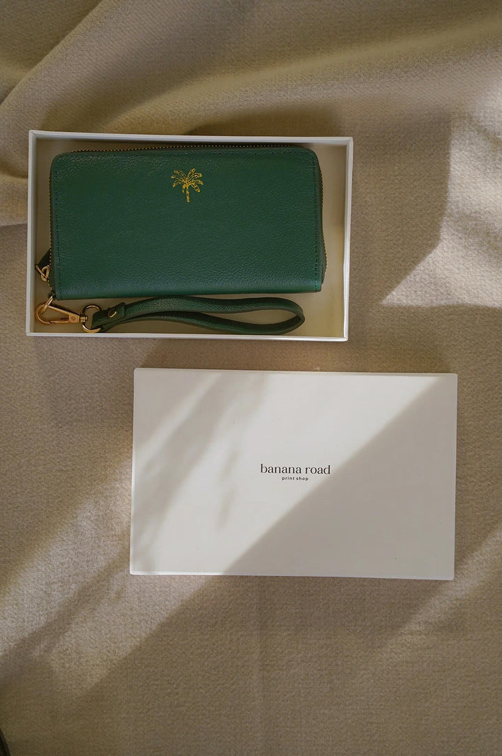 GREEN RESORT LEATHER WALLET