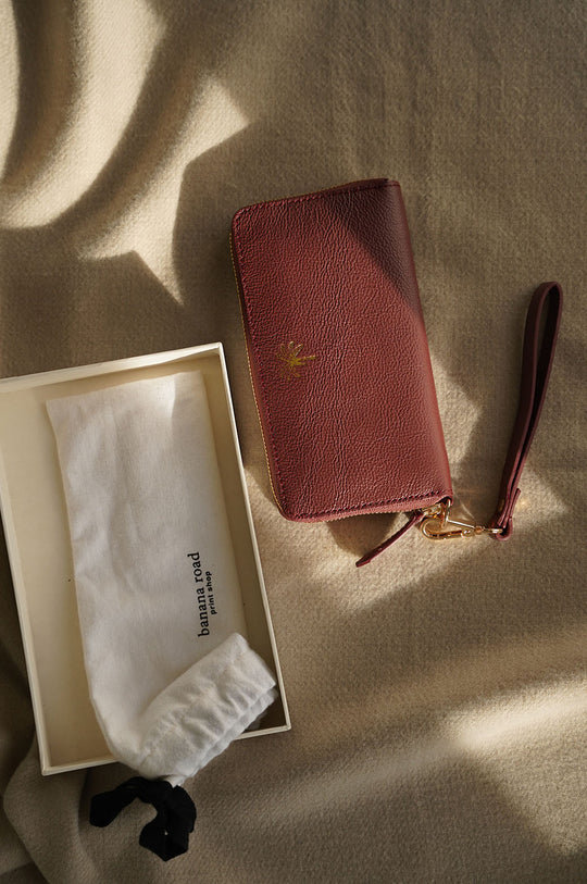 MAROON RESORT LEATHER WALLET