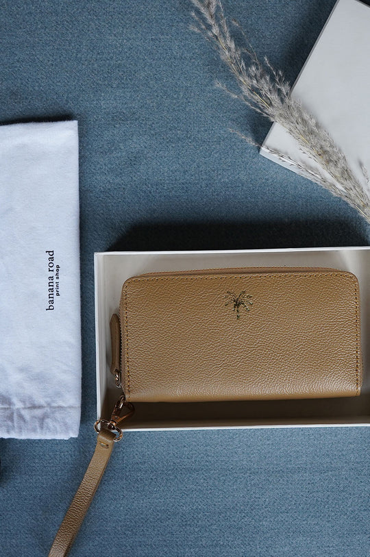 TAN RESORT LEATHER WALLET
